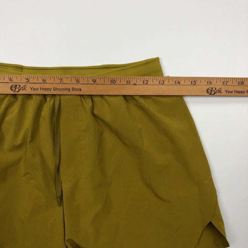 Lululemon Outpacer Fast and Free Shorts Mens Small Yellow Chartreuse Running 6in